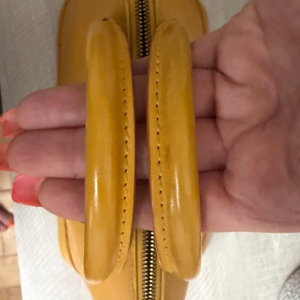 ๐๐ฏ AUTHENTIC Louis Vuitton Yellow Alma with Purple Interior!!! ๐๐๐๐ Super Clean! - Picture 12 of 13